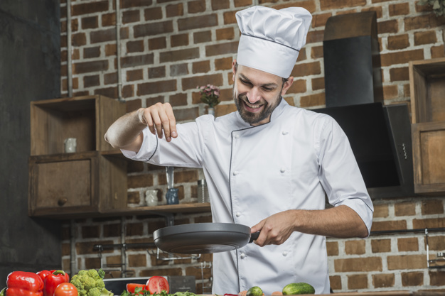 5 Must-haves of Your Restaurant Staff’s Uniform